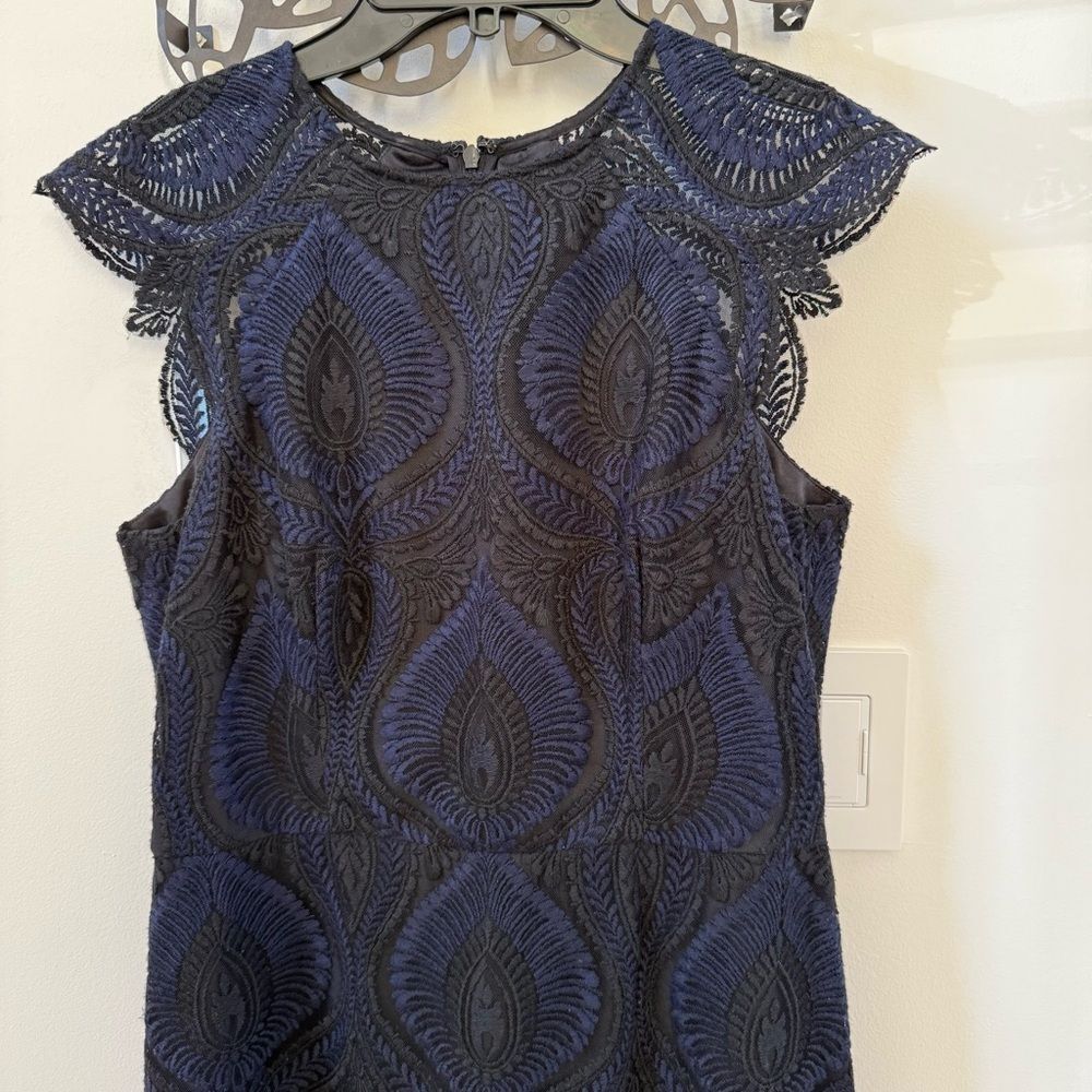 Shoshanna Midnight Floral Lace Flounce Midi Dress in Navy 8 - Picture 3 of 12